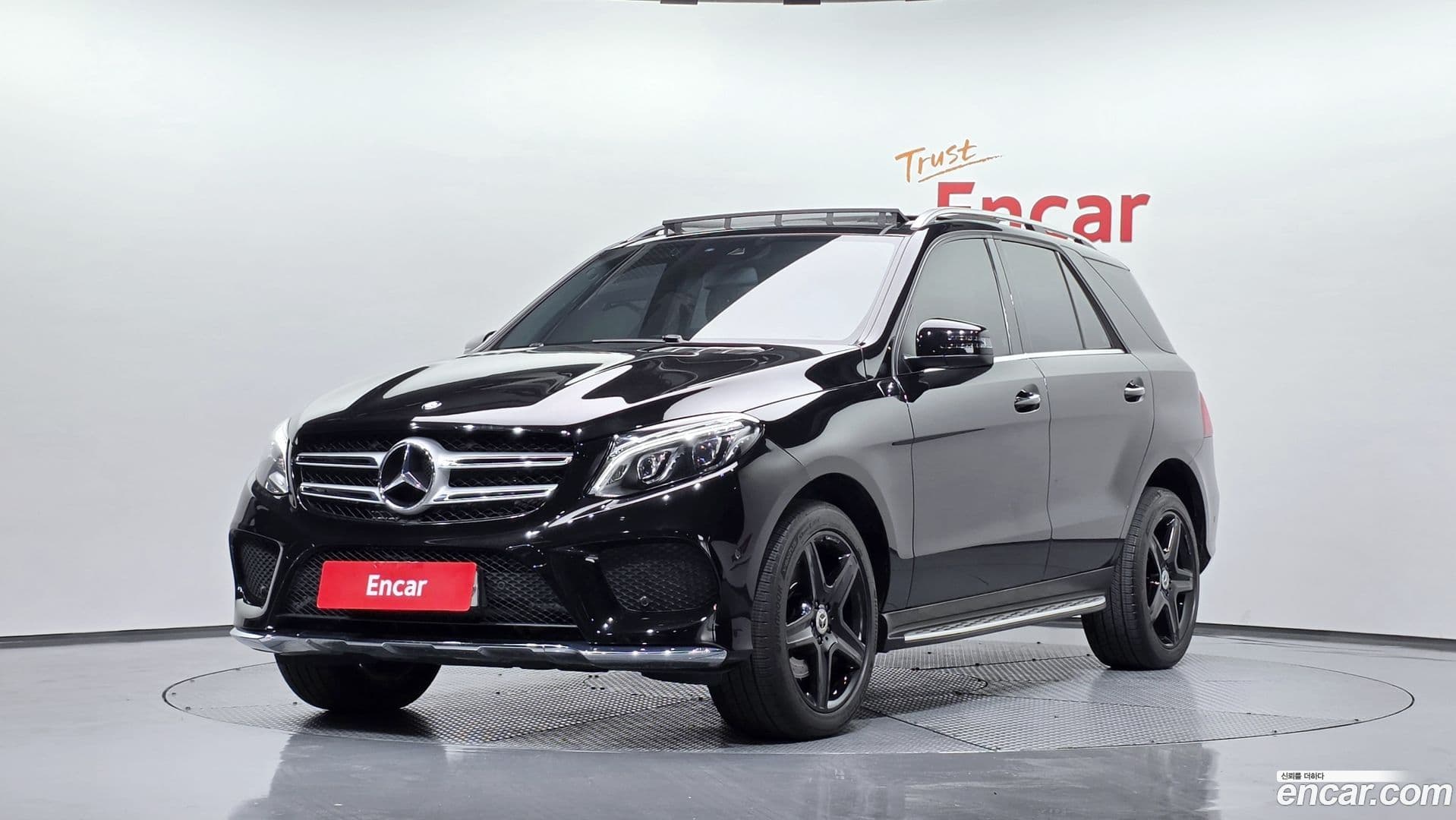 Main__Slider__Photo:GLE-Class Mercedes-Benz 2017.8-0