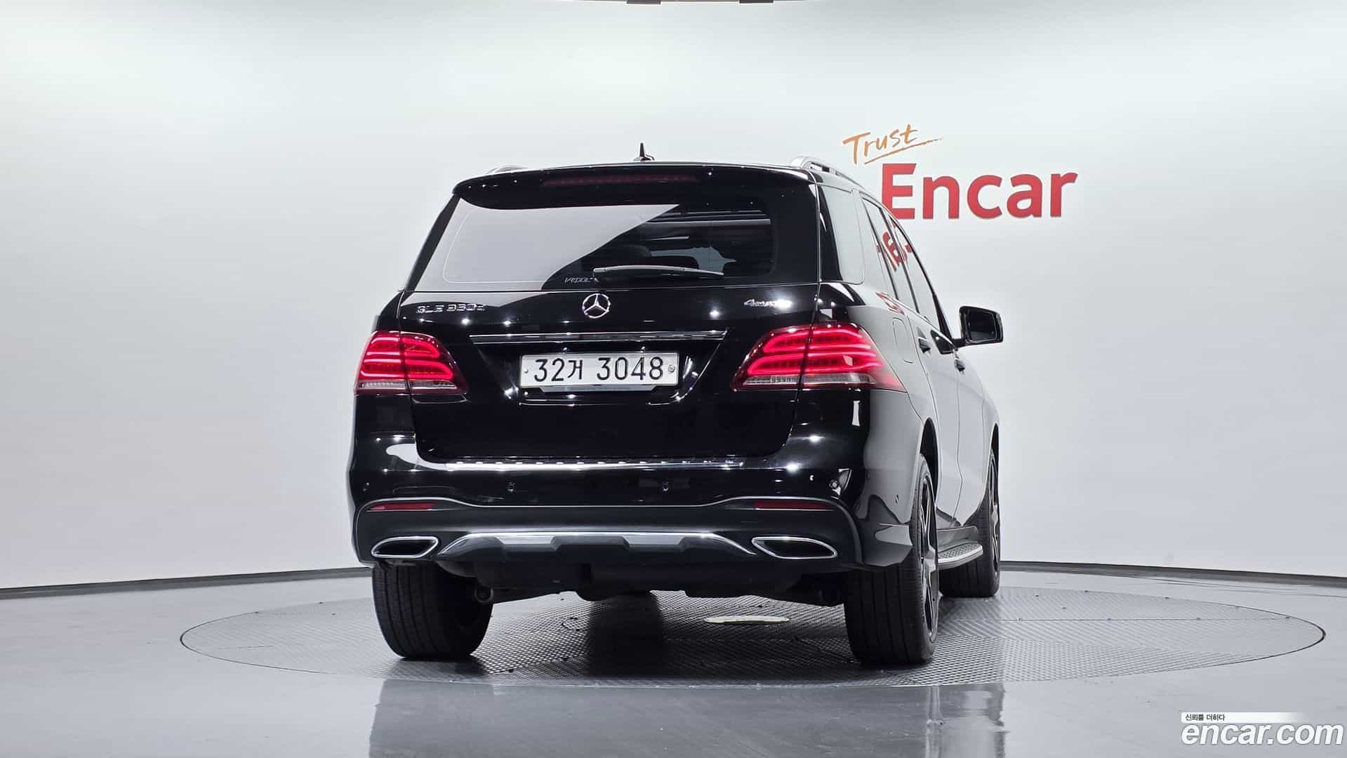 GLE-Class Mercedes-Benz 2017.8-OUTER-004