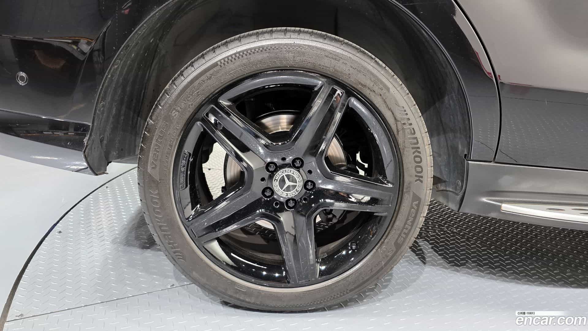 GLE-Class Mercedes-Benz 2017.8-OUTER-005