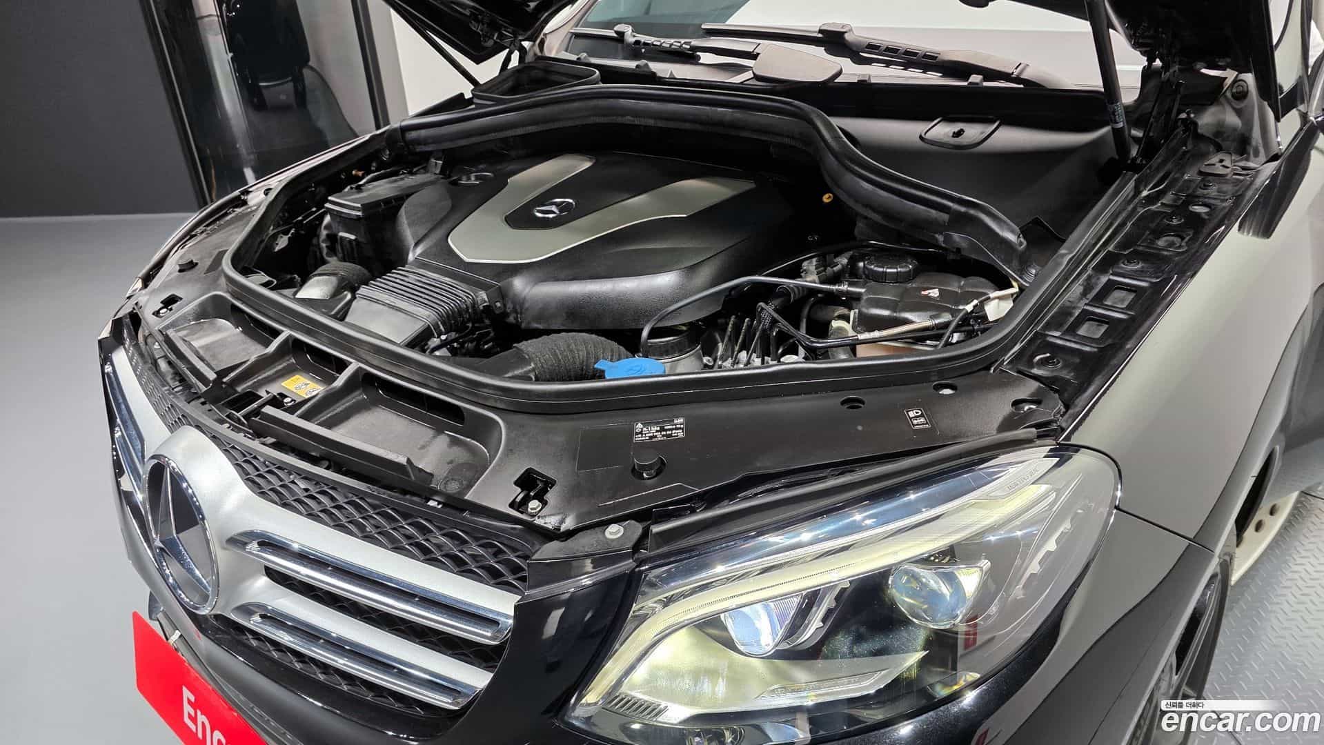 GLE-Class Mercedes-Benz 2017.8-OUTER-006