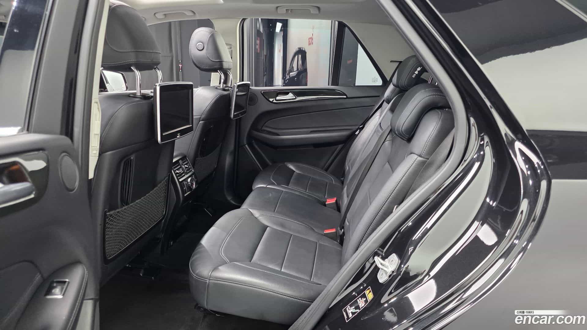 GLE-Class Mercedes-Benz 2017.8-OPTION-016