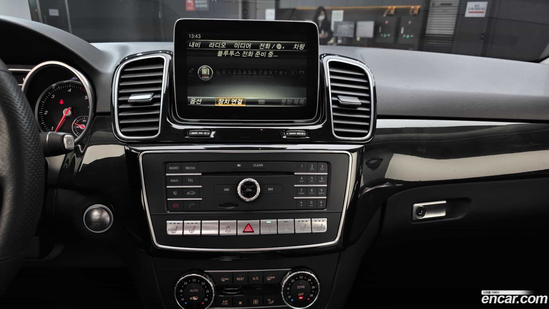 GLE-Class Mercedes-Benz 2017.8-OPTION-018