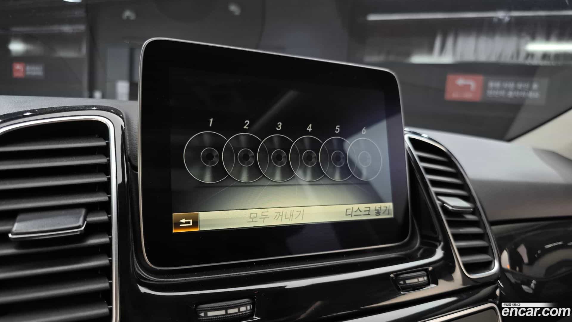 GLE-Class Mercedes-Benz 2017.8-OPTION-019