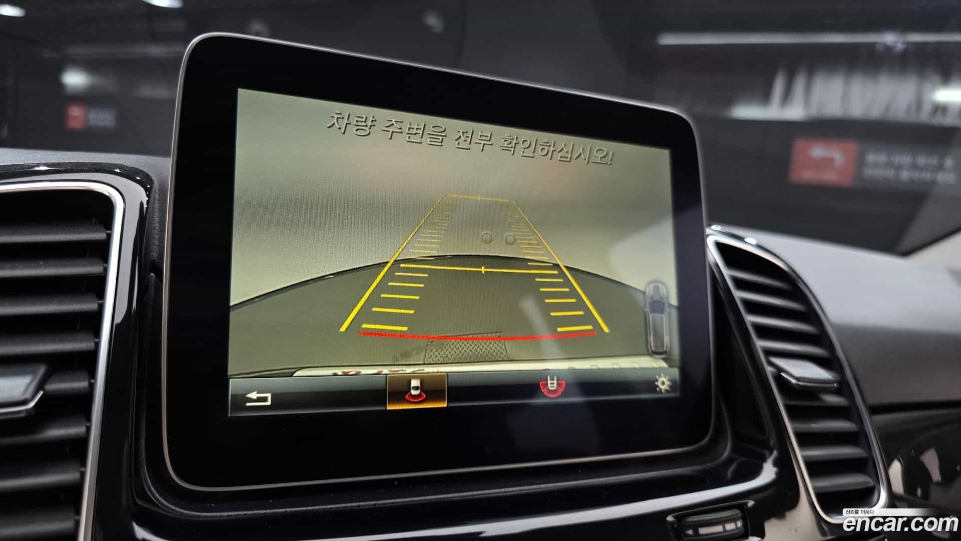 GLE-Class Mercedes-Benz 2017.8-OPTION-020
