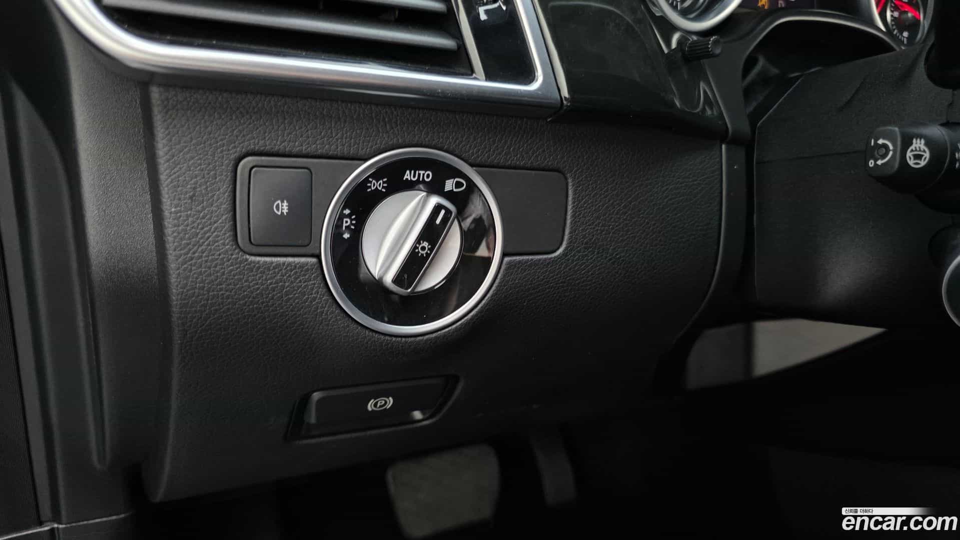 GLE-Class Mercedes-Benz 2017.8-OPTION-022