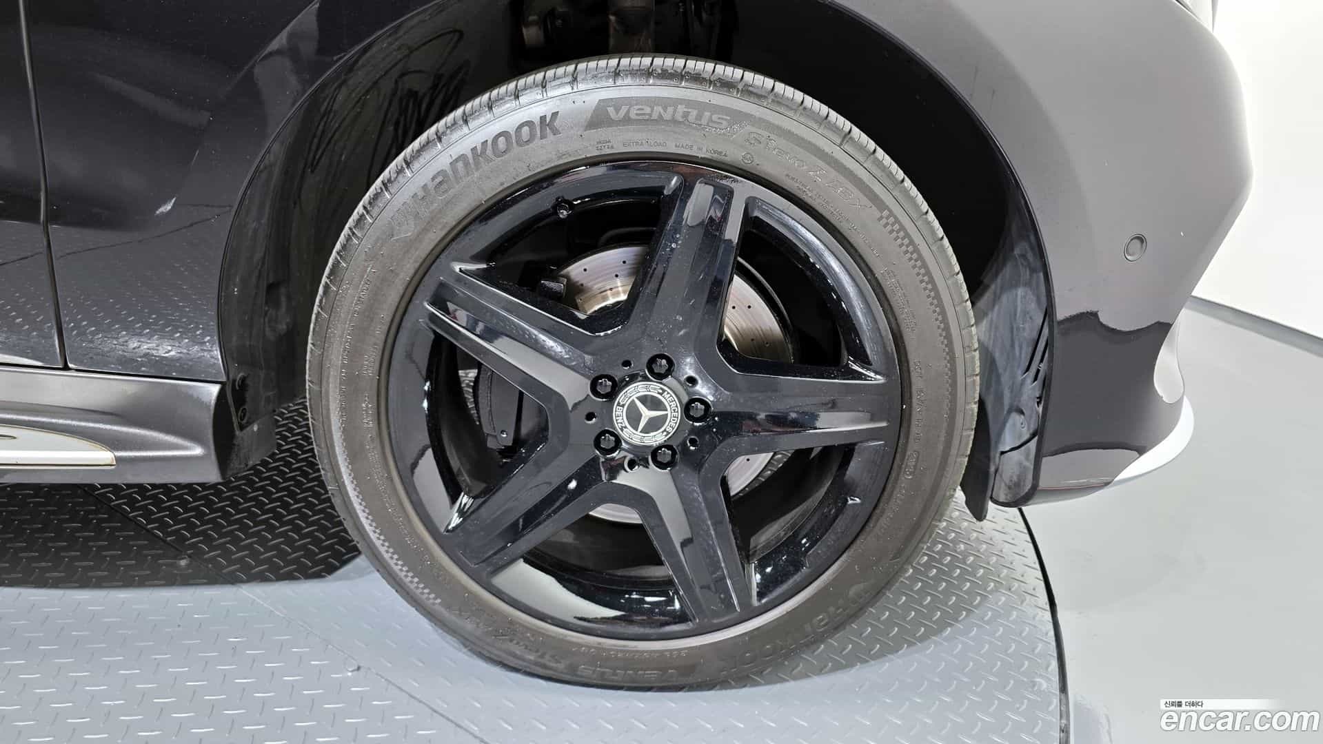 GLE-Class Mercedes-Benz 2017.8-OUTER-031