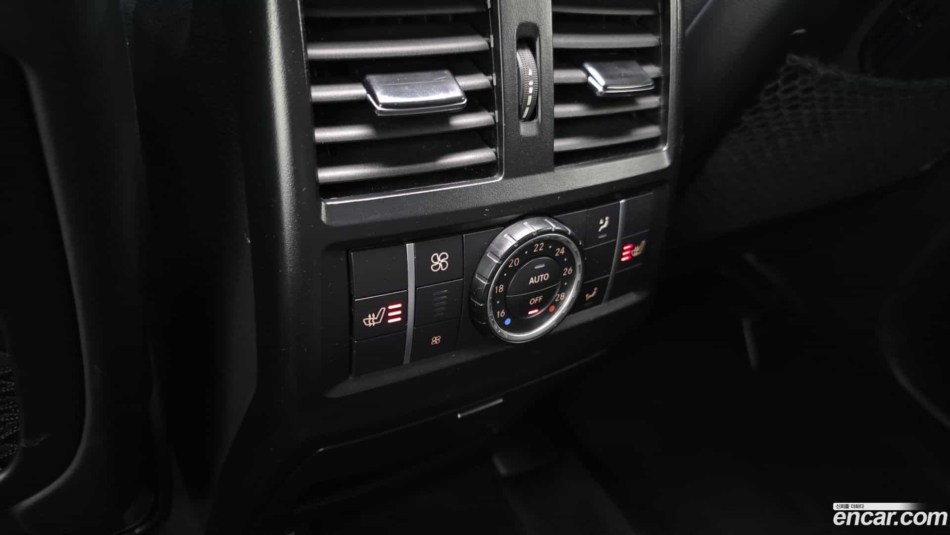 GLE-Class Mercedes-Benz 2017.8-OPTION-044