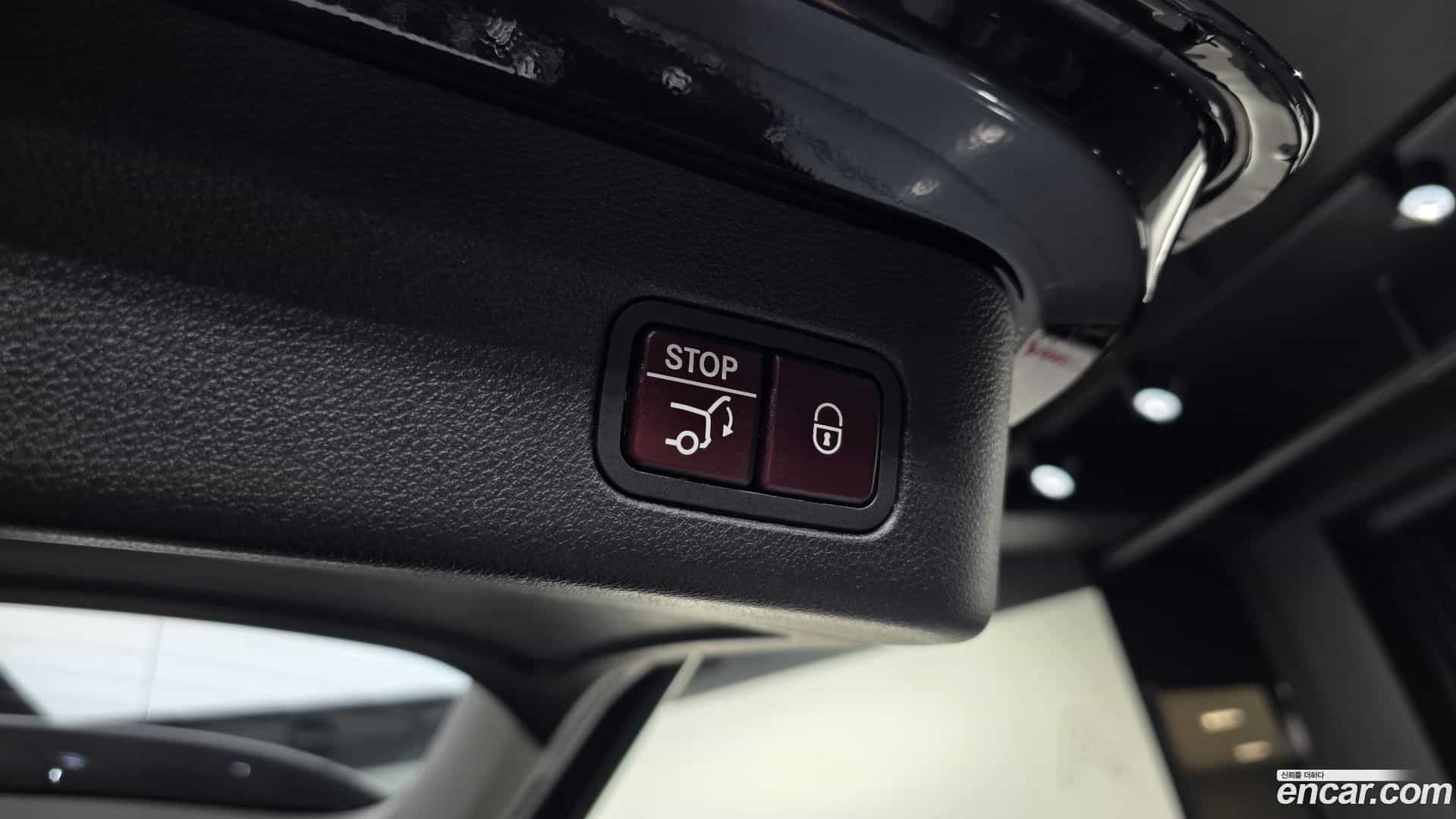 GLE-Class Mercedes-Benz 2017.8-OPTION-046