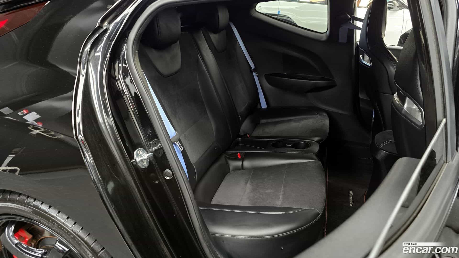 Veloster Hyundai 2020.9-OPTION-015