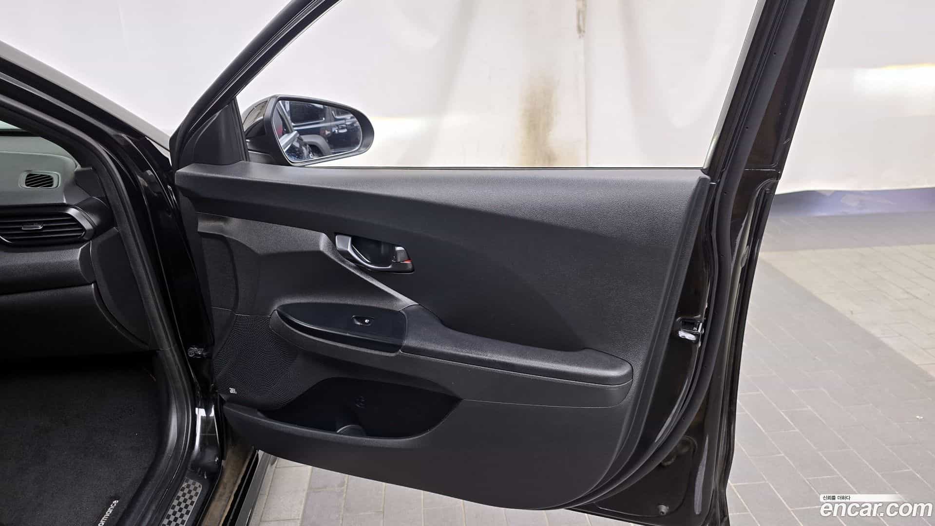 Veloster Hyundai 2020.9-INNER-035