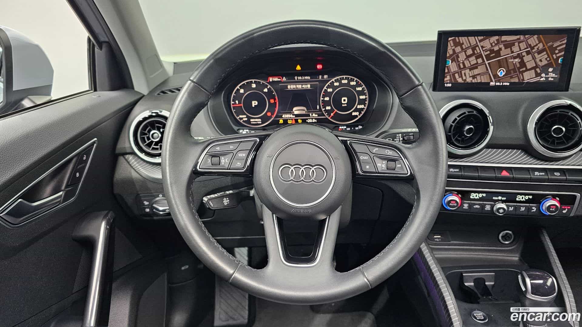 Q2 Audi 2023.4-OPTION-017