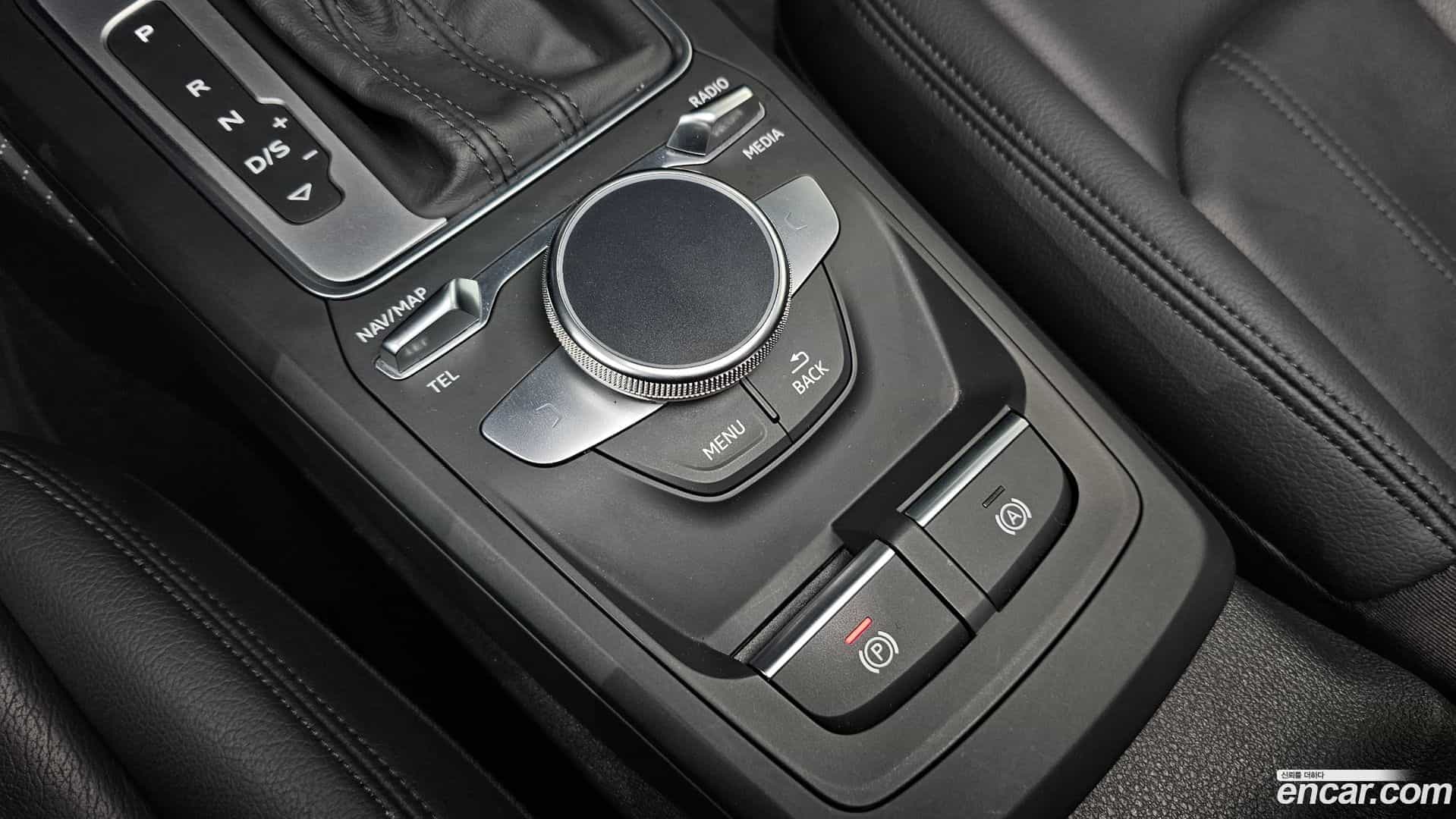 Q2 Audi 2023.4-OPTION-019