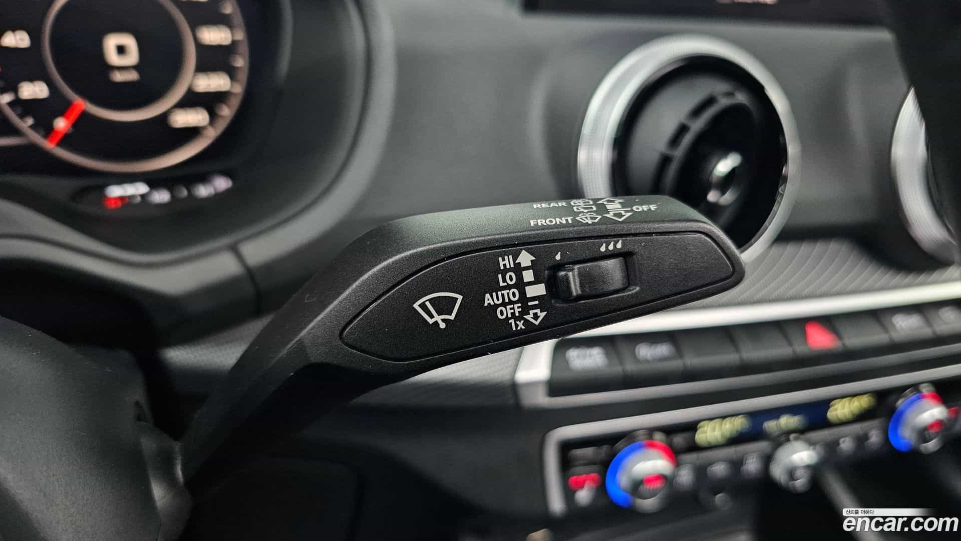 Q2 Audi 2023.4-OPTION-022