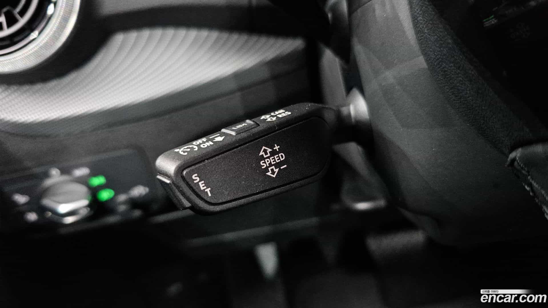 Q2 Audi 2023.4-OPTION-023