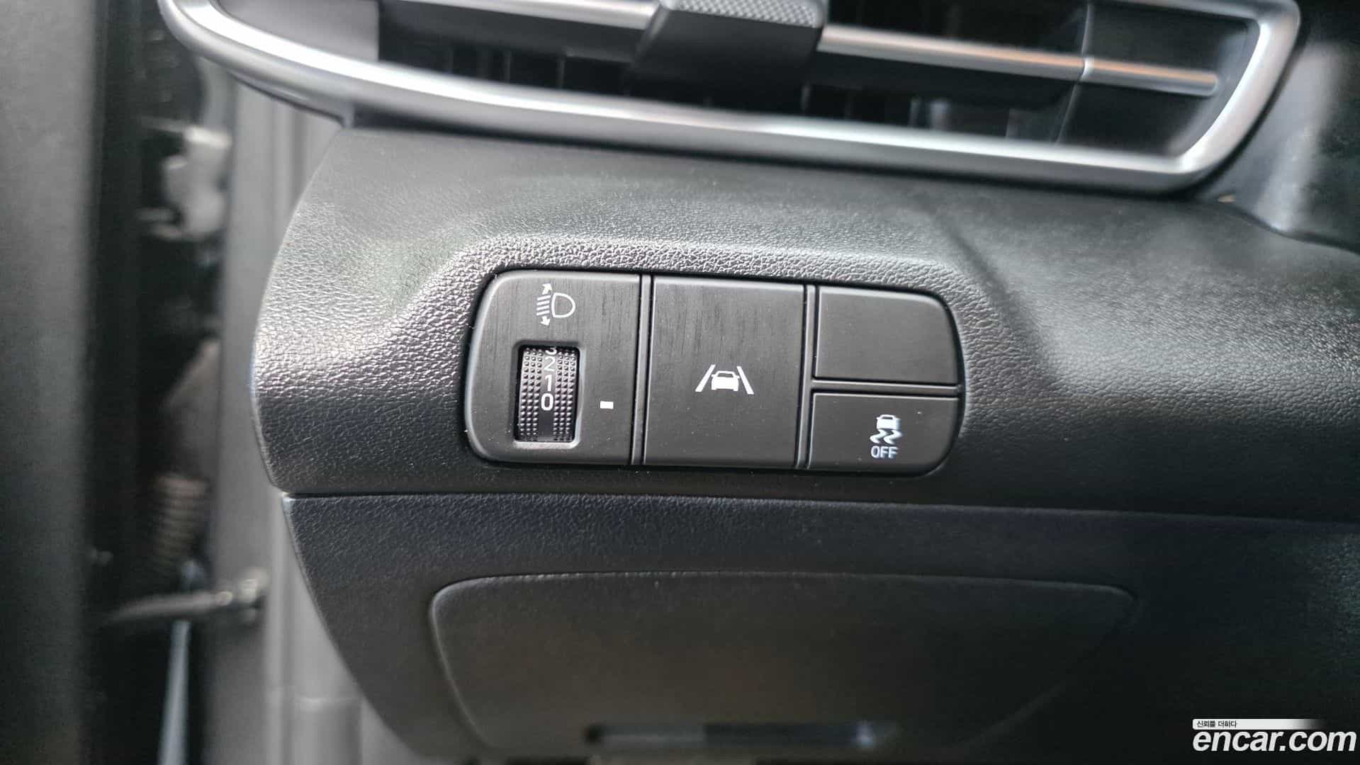 AVANTE Hyundai 2020.6-OPTION-017