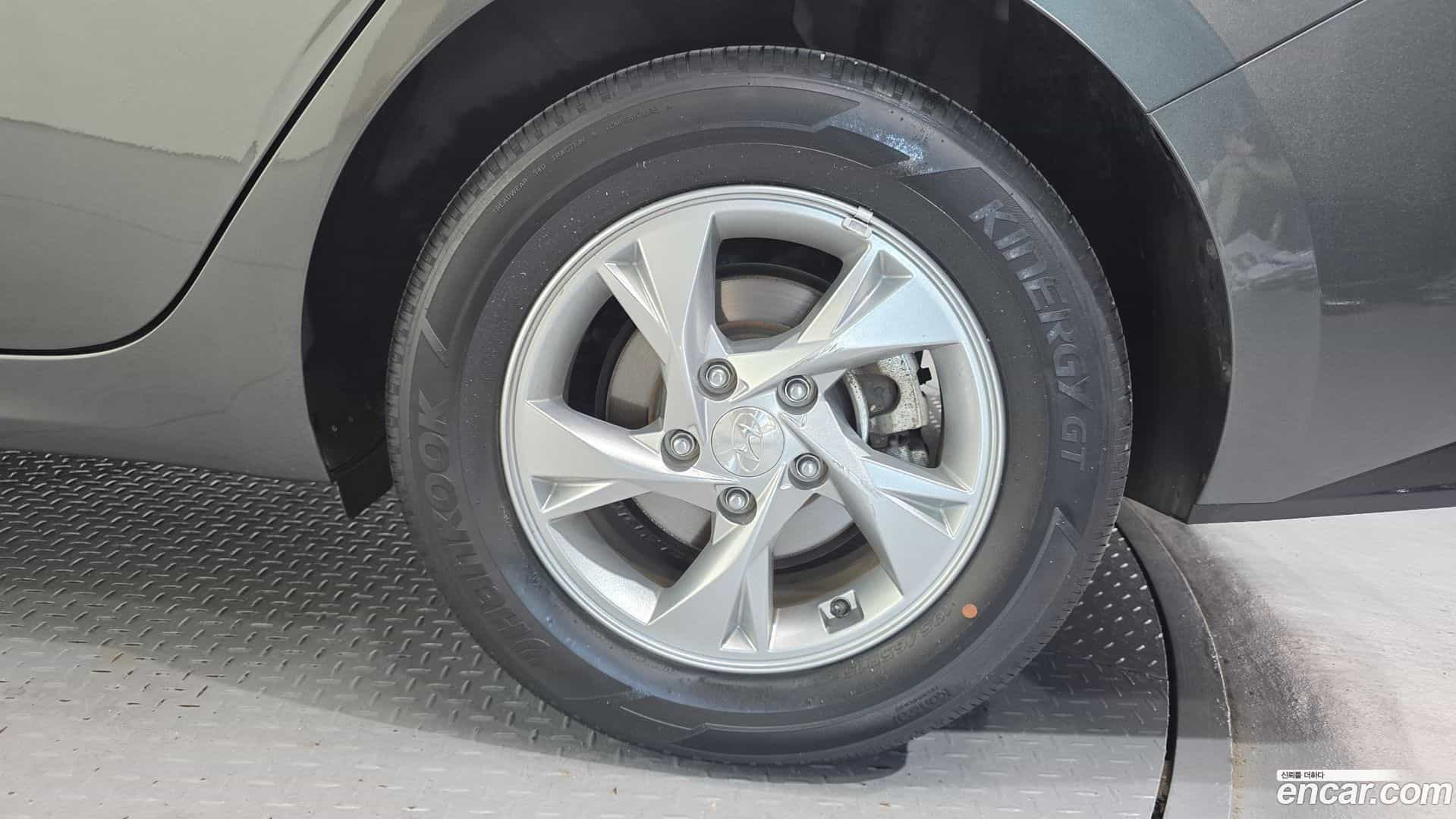 AVANTE Hyundai 2020.6-OUTER-031