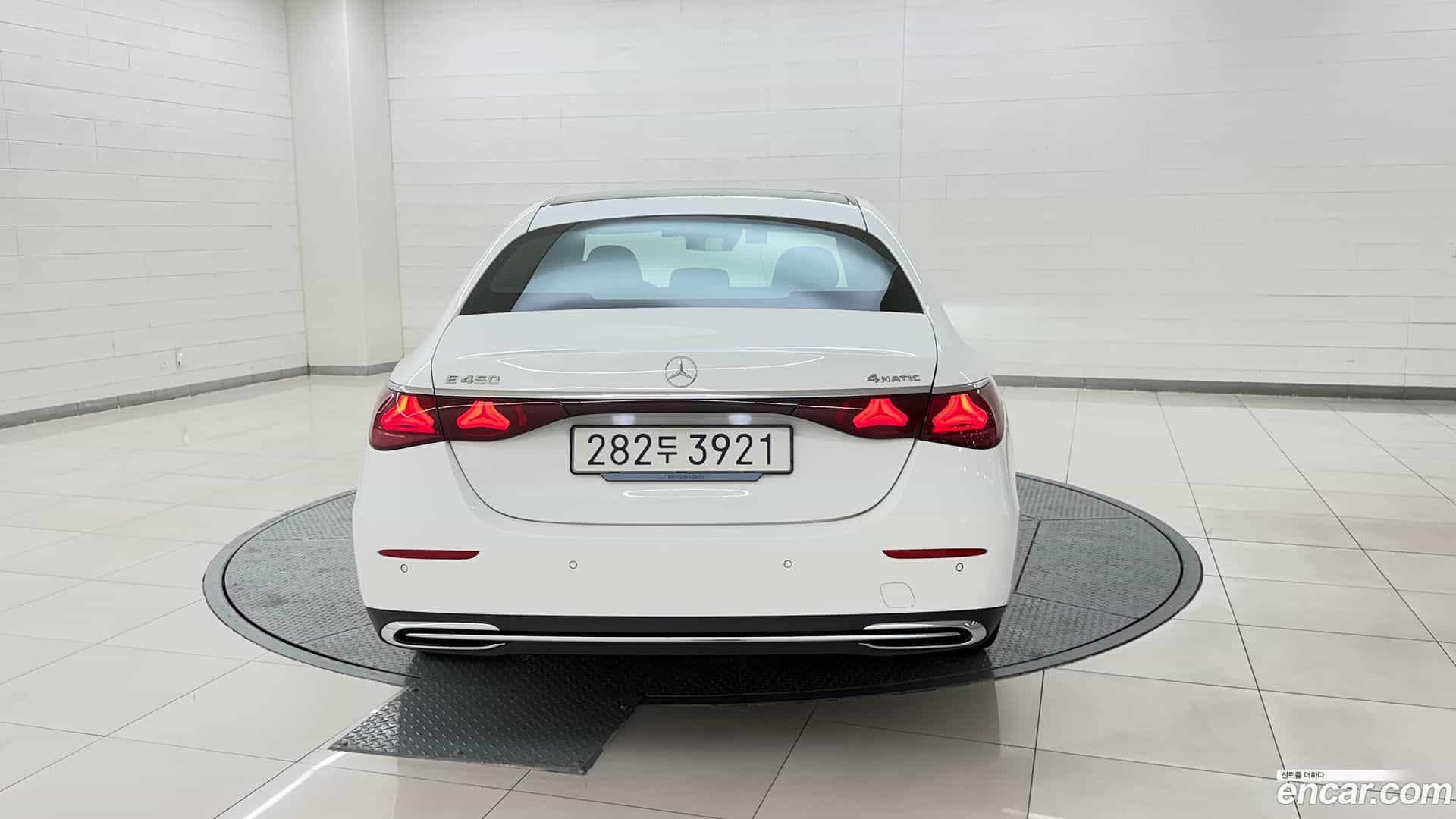 E-Class Mercedes-Benz 2025.7-OUTER-004
