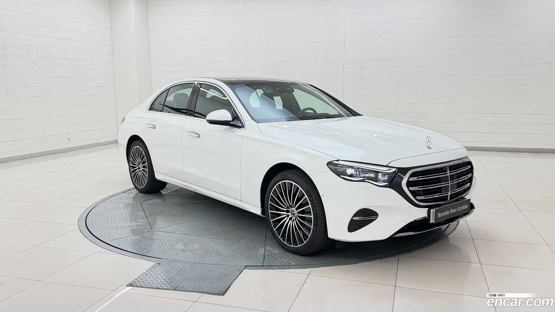 E-Class Mercedes-Benz 2025.7-INNER-007