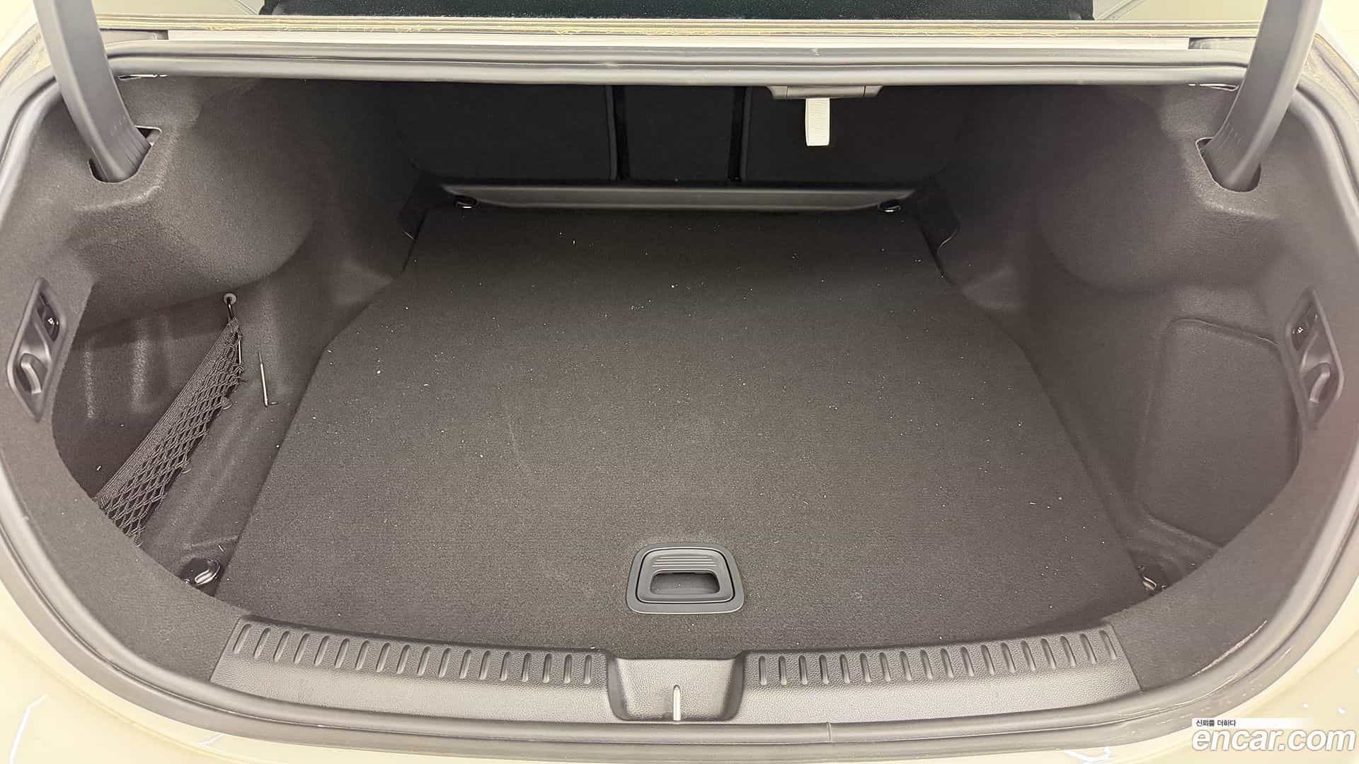 E-Class Mercedes-Benz 2025.7-OPTION-016