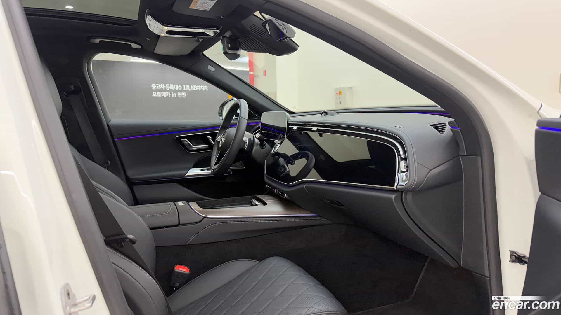 E-Class Mercedes-Benz 2025.7-OPTION-021