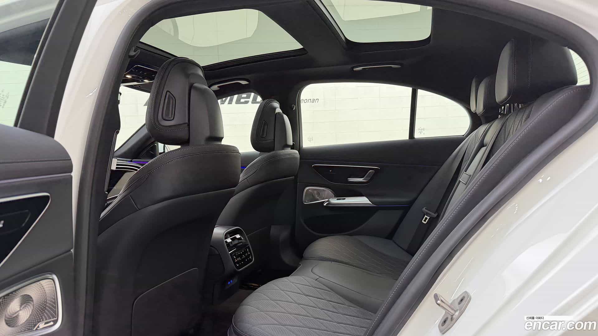 E-Class Mercedes-Benz 2025.7-OPTION-023