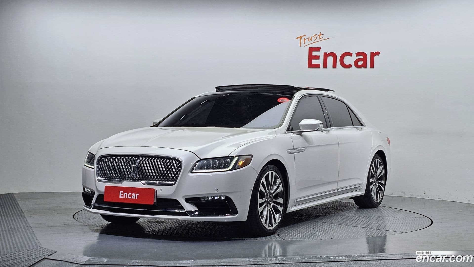Main__Slider__Photo:Continental Lincoln 2019.2-0