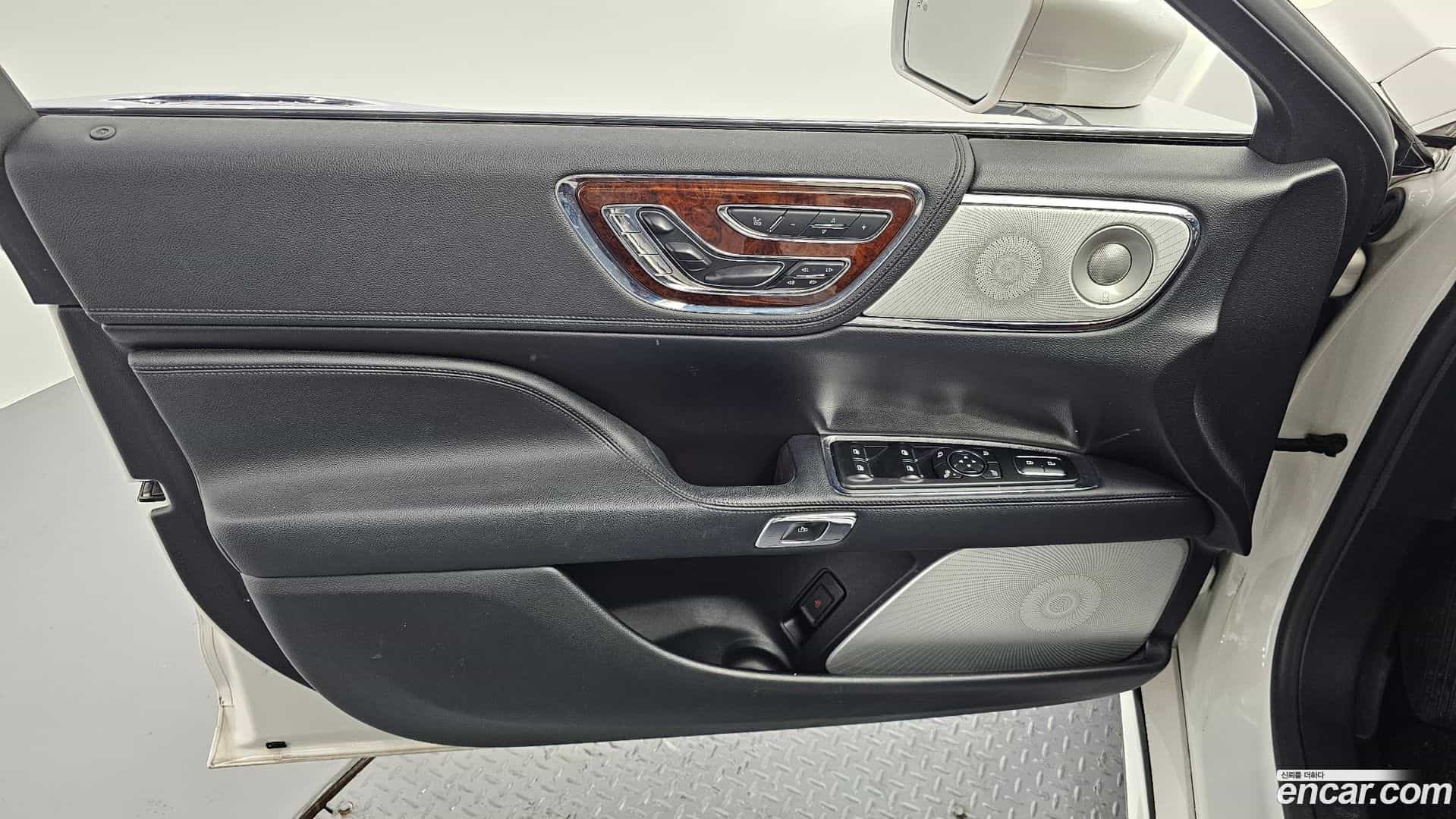 Continental Lincoln 2019.2-INNER-034