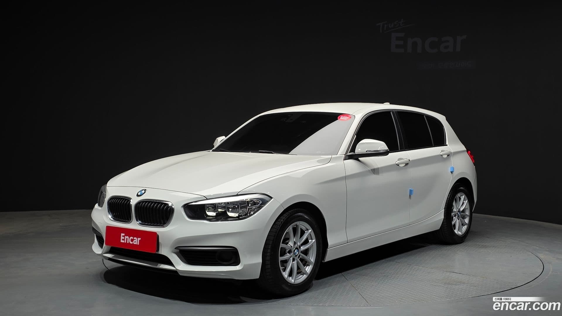 Main__Slider__Photo:1-Series BMW 2017.4-0