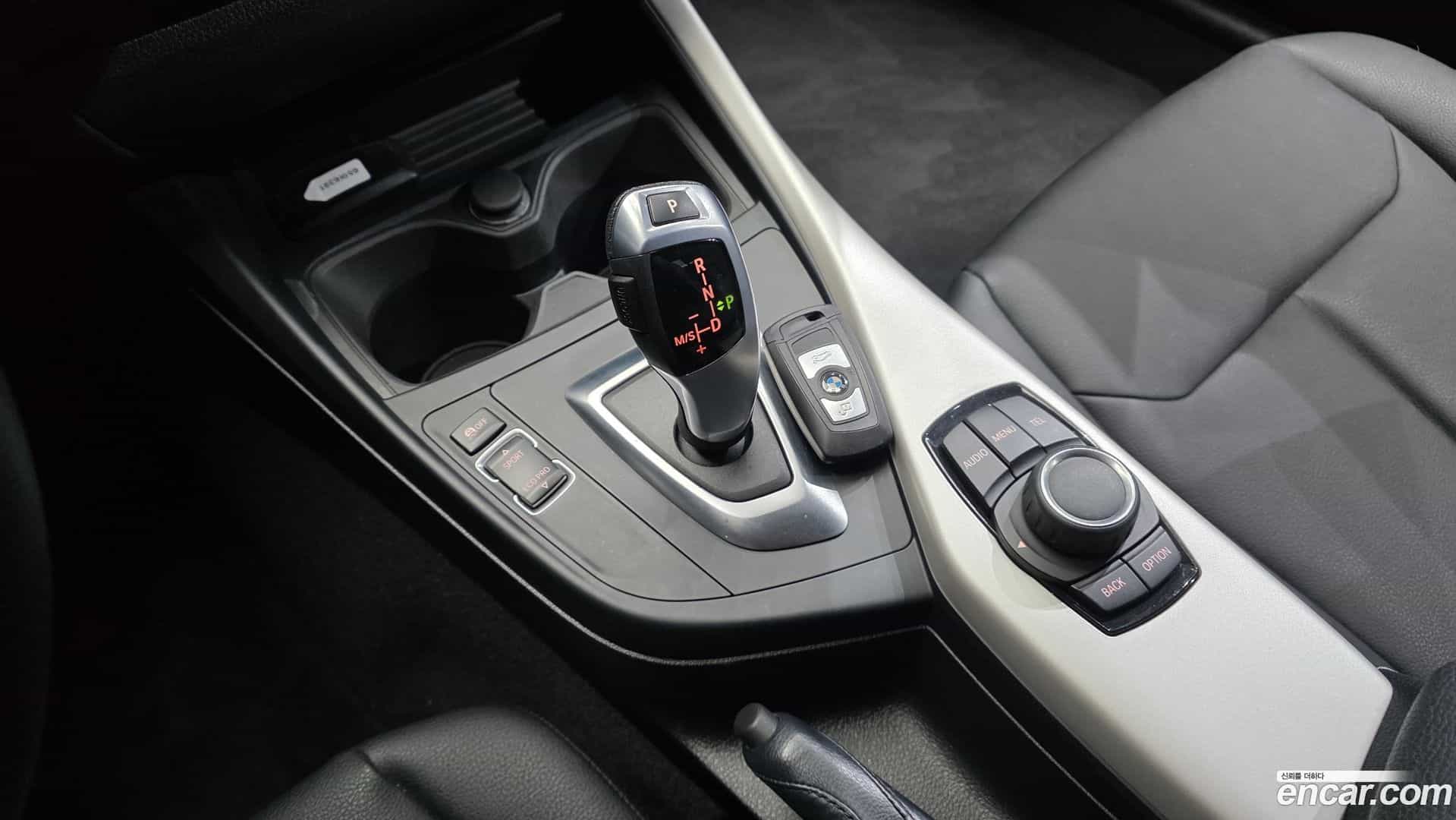 1-Series BMW 2017.4-INNER-009