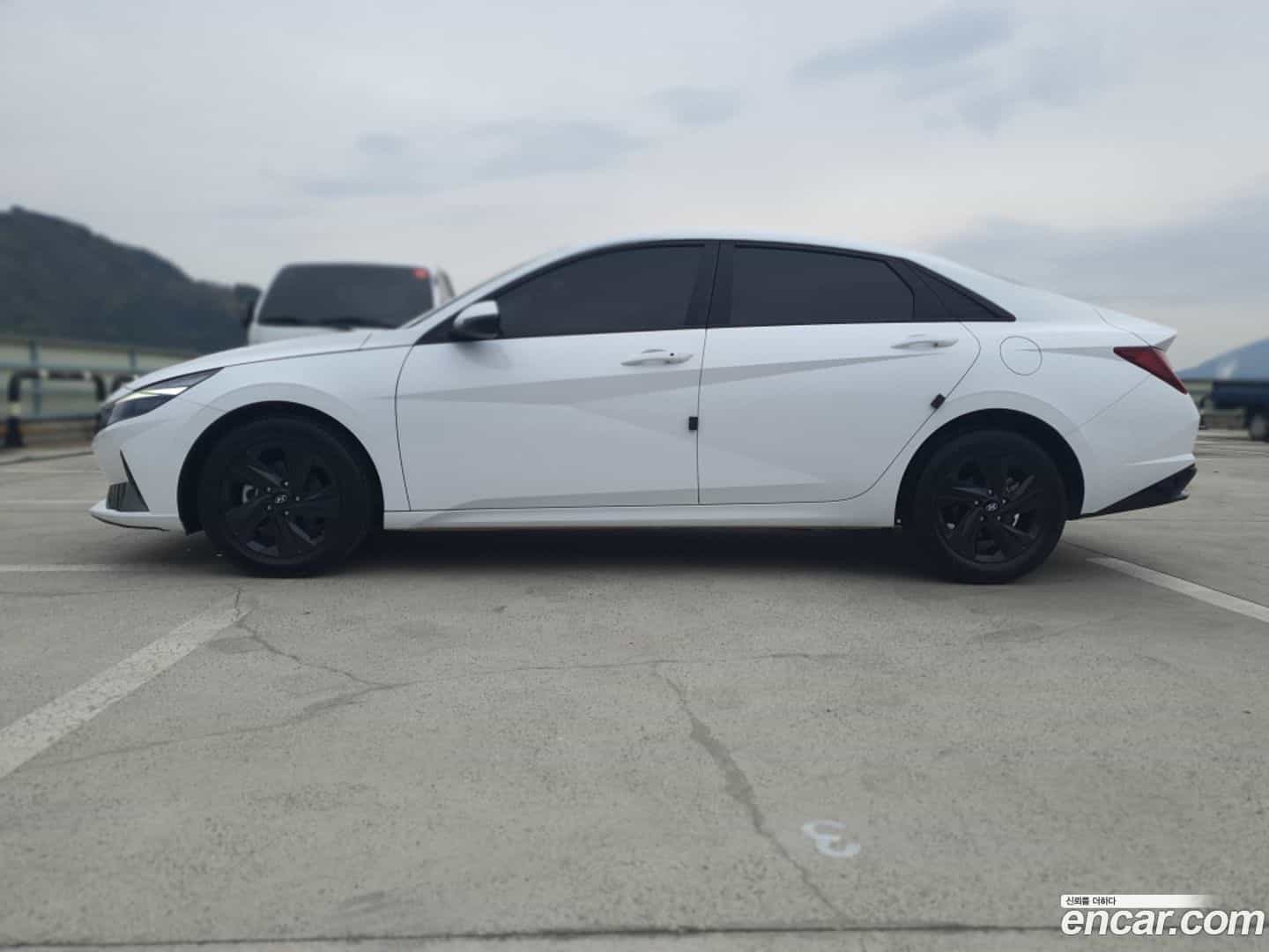 AVANTE Hyundai 2022.9-OUTER-004