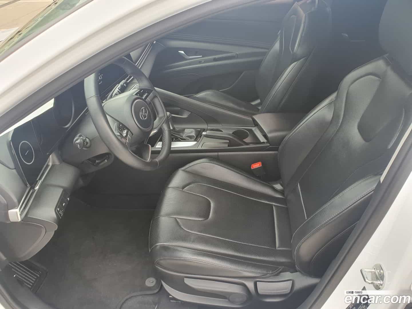 AVANTE Hyundai 2022.9-OPTION-020