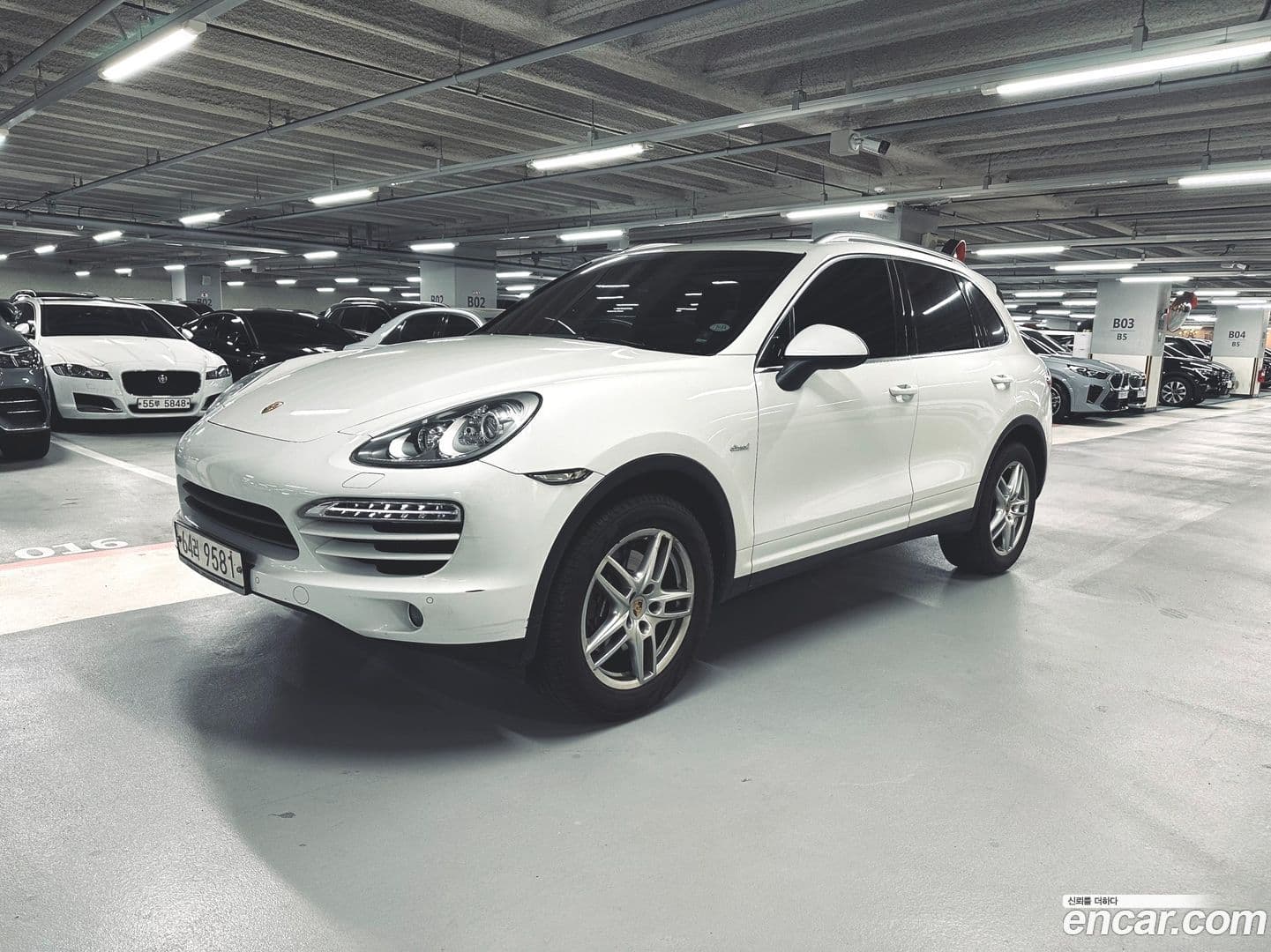 Main__Slider__Photo:Cayenne Porsche 2013.10-0