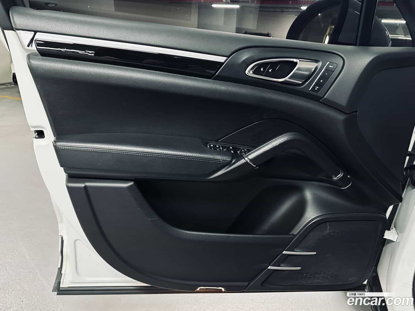 Cayenne Porsche 2013.10-OPTION-022