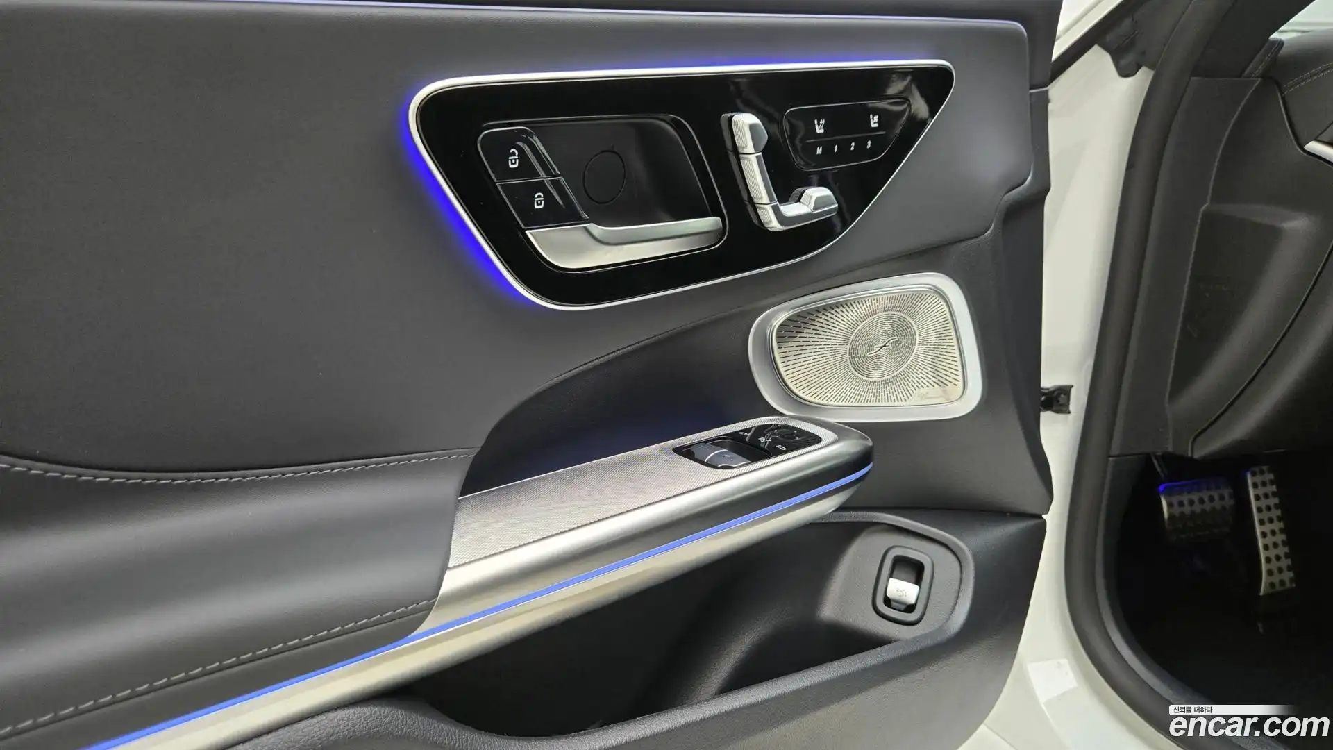 CLE-Class Mercedes-Benz 2025.11-OPTION-019