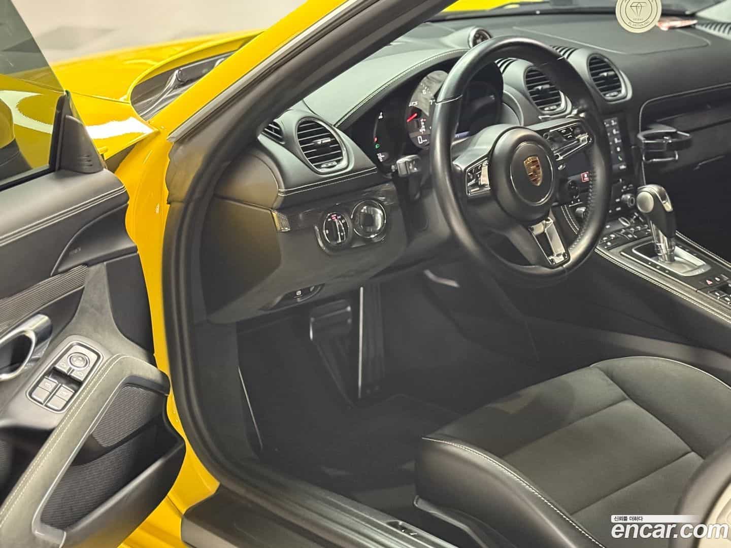 718 Porsche 2021.5-INNER-007