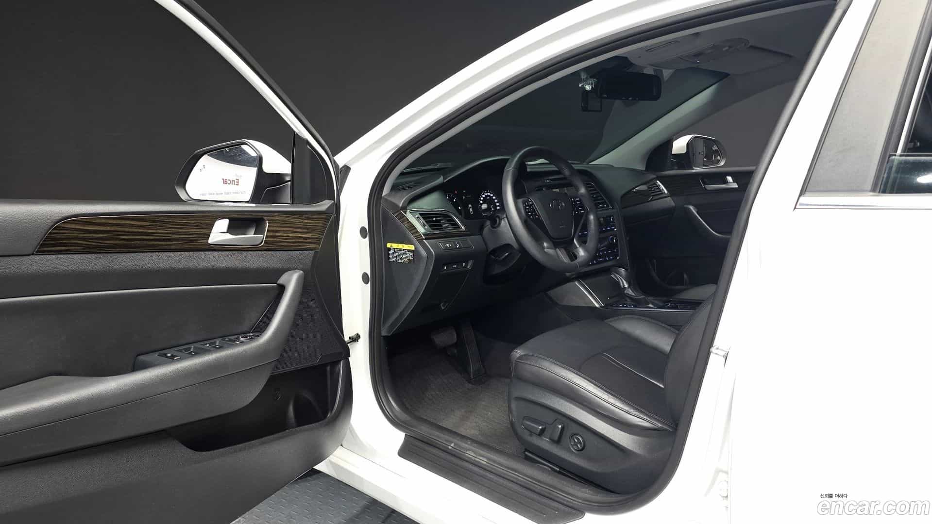 Sonata Hyundai 2016.2-INNER-010