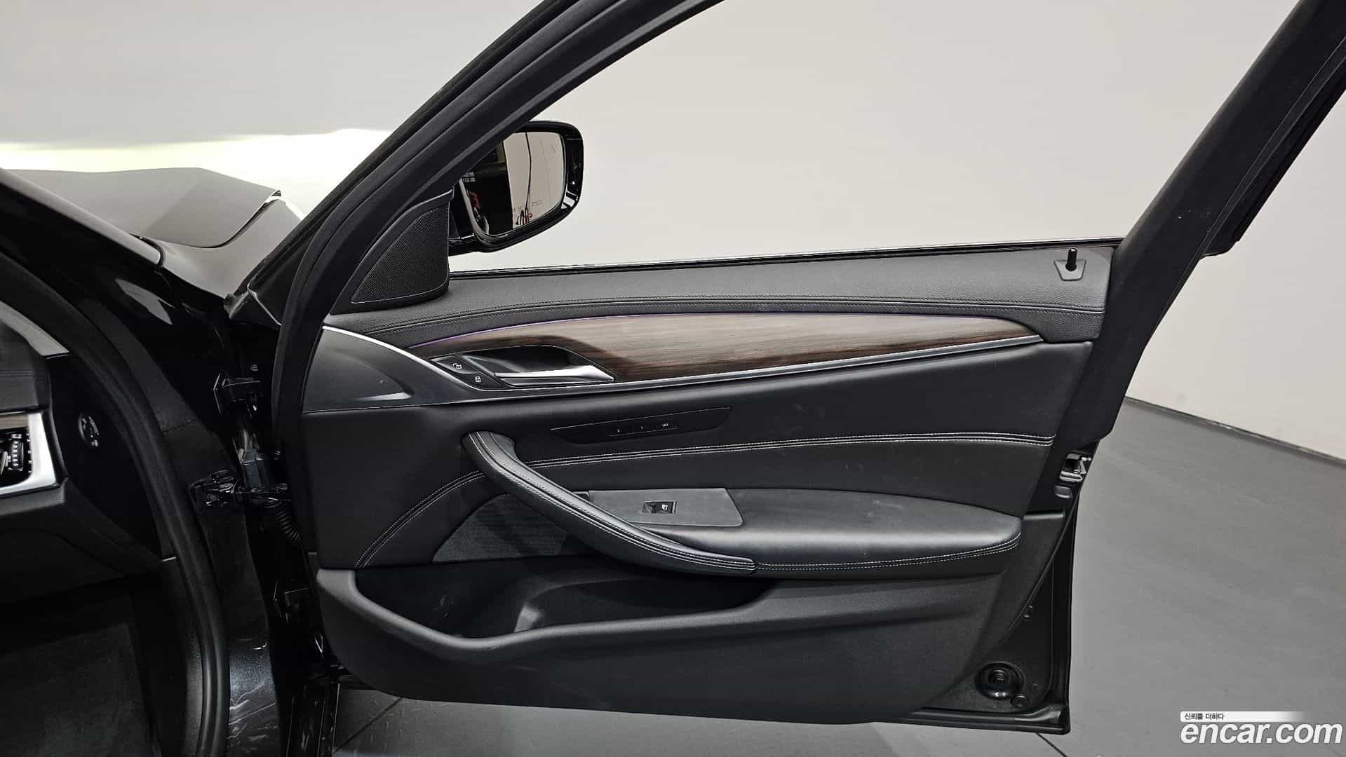 5-Series BMW 2018.4-INNER-034