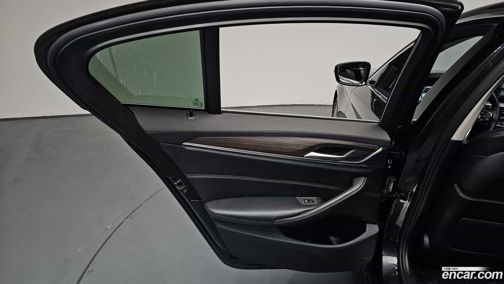 5-Series BMW 2018.4-INNER-035