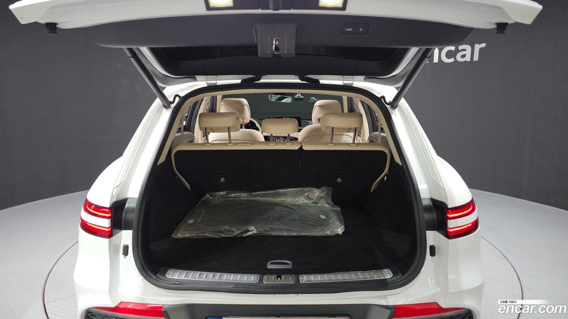 Main__Slider__Photo:GV70 Genesis 2021.9-19
