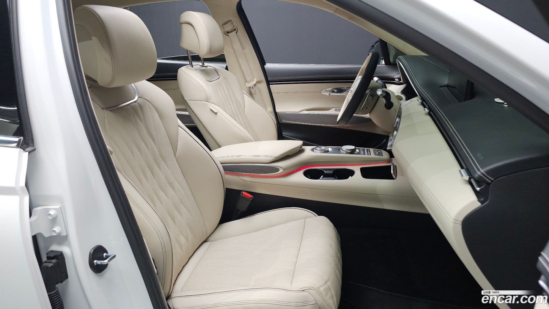 Main__Slider__Photo:GV70 Genesis 2021.9-25