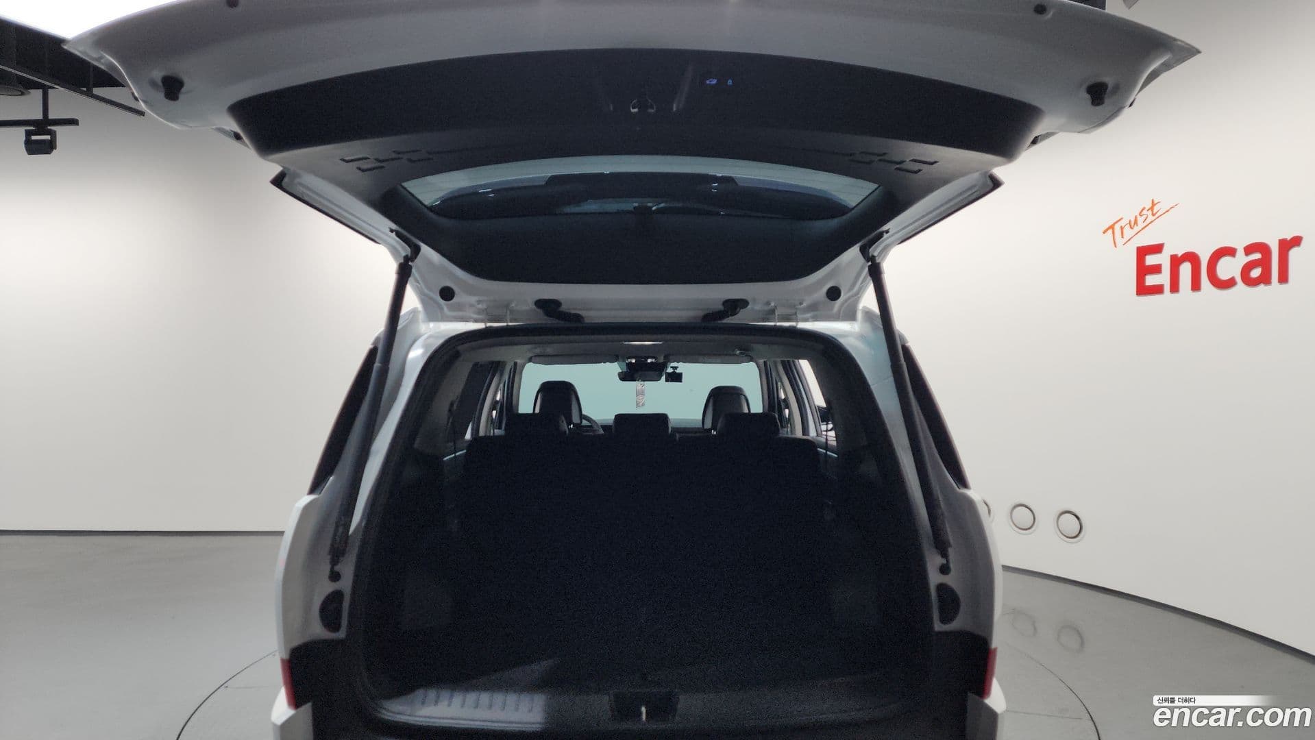 Main__Slider__Photo:Santafe Hyundai 2024.3-18