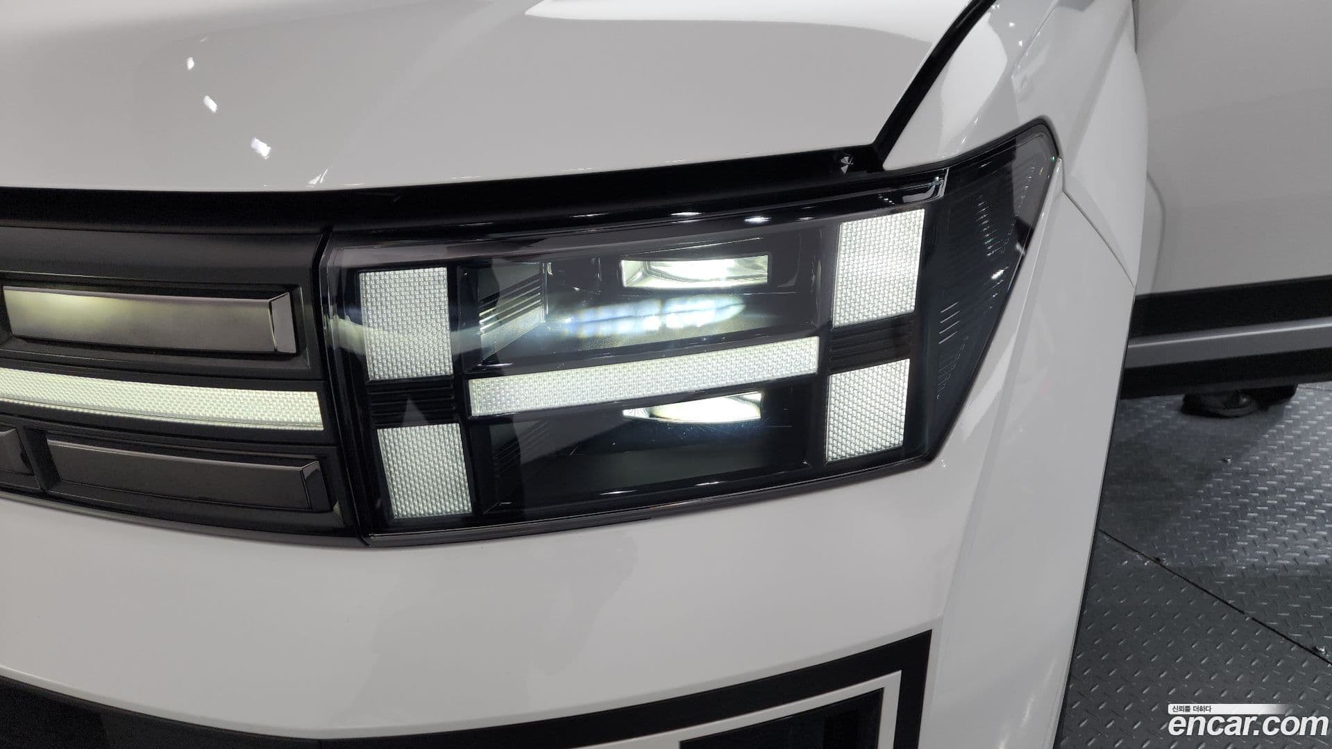 Main__Slider__Photo:Santafe Hyundai 2024.3-21