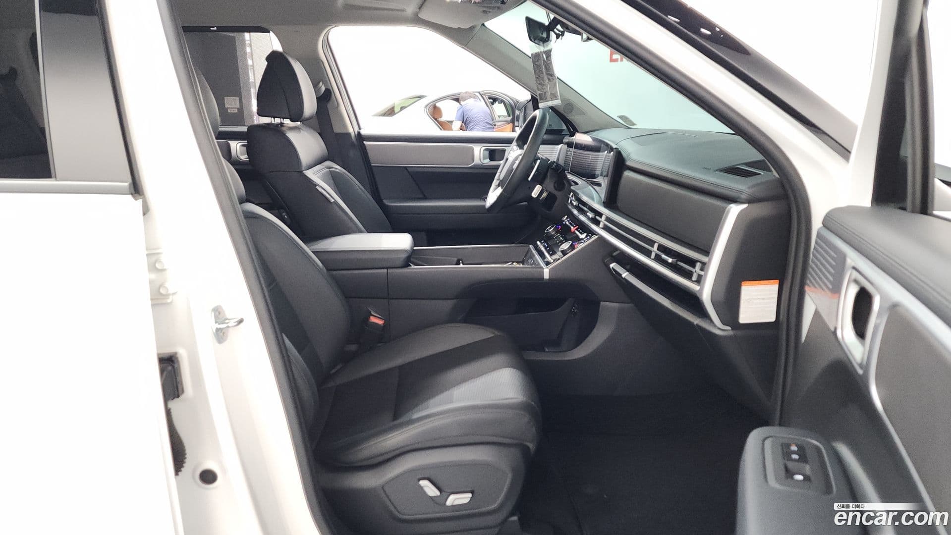 Main__Slider__Photo:Santafe Hyundai 2024.3-25