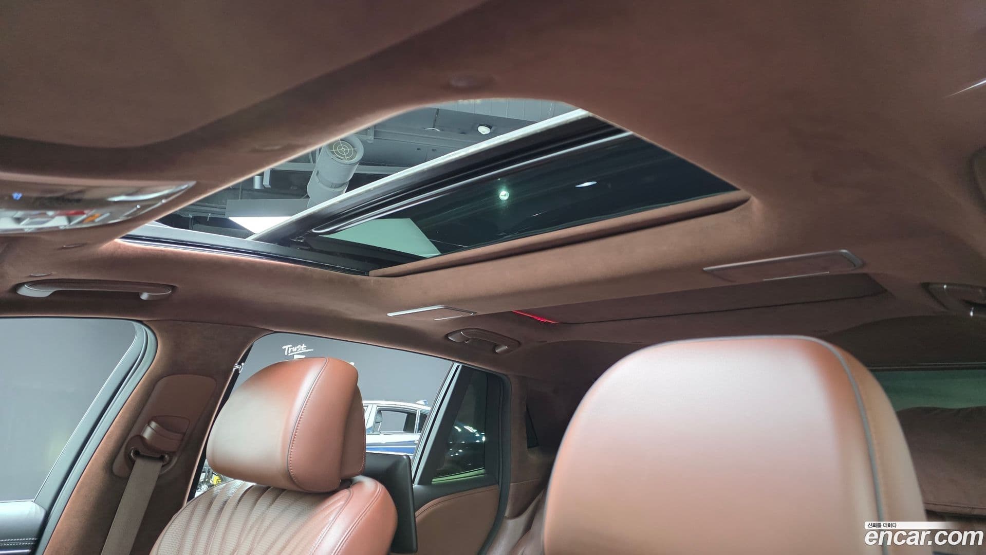 Main__Slider__Photo:G90 Genesis 2023.0-17