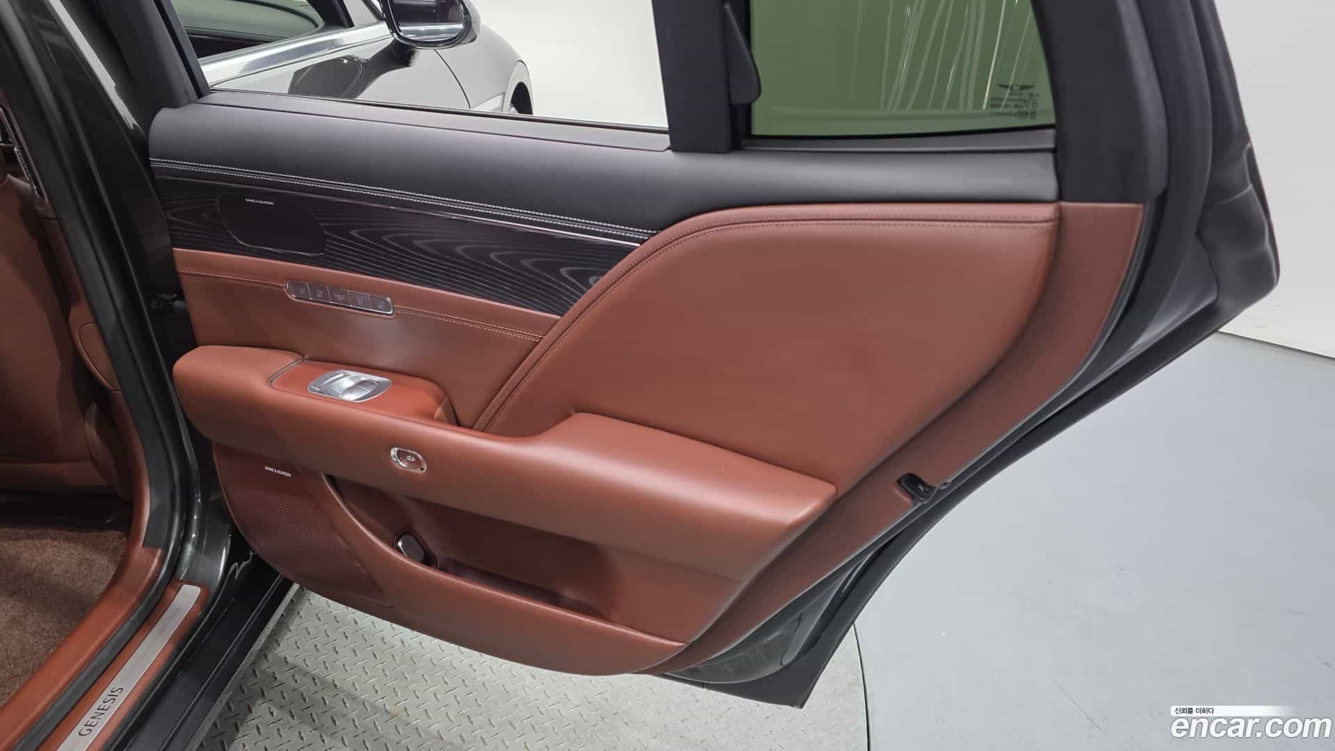 G90 Genesis 2023.0-INNER-035