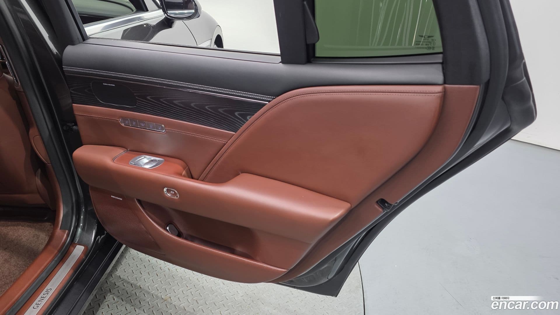 Main__Slider__Photo:G90 Genesis 2023.0-24