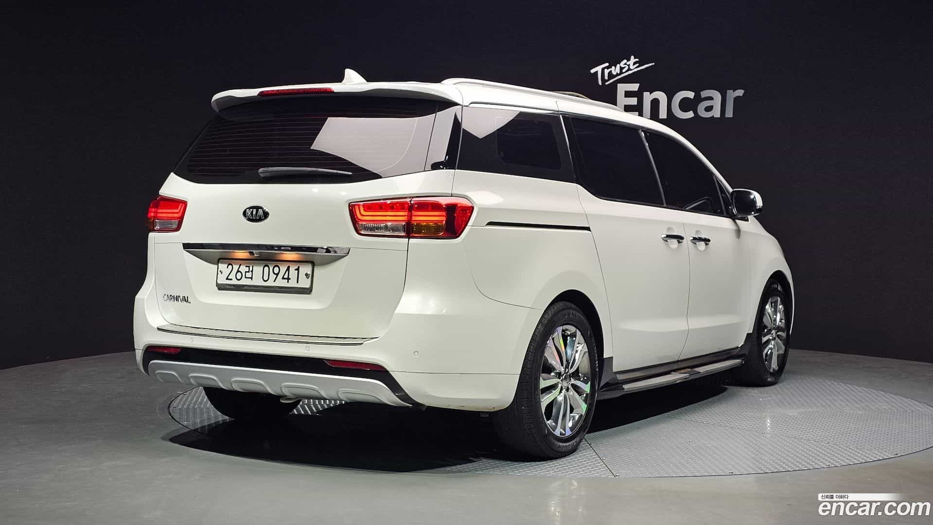 Canival Kia 2015.10-OUTER-002