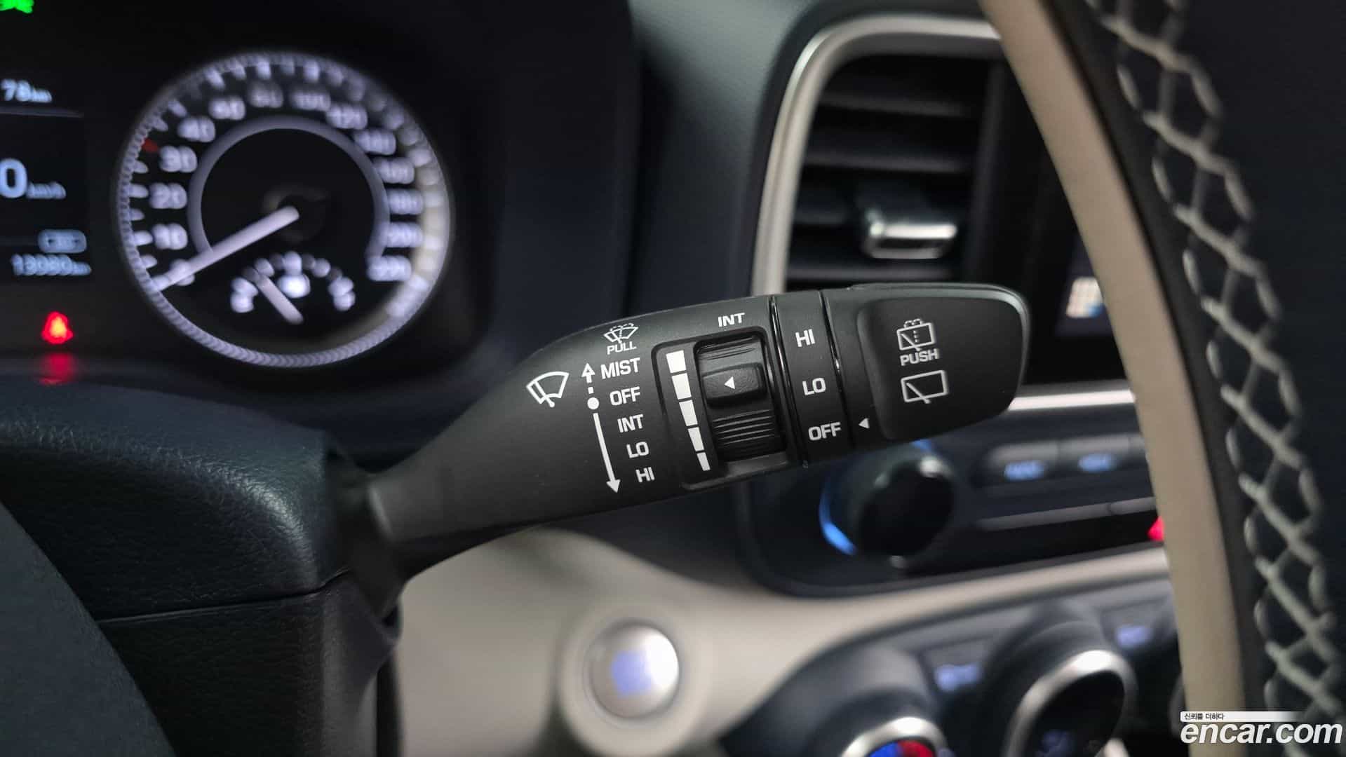 Venue Hyundai 2021.6-OPTION-040