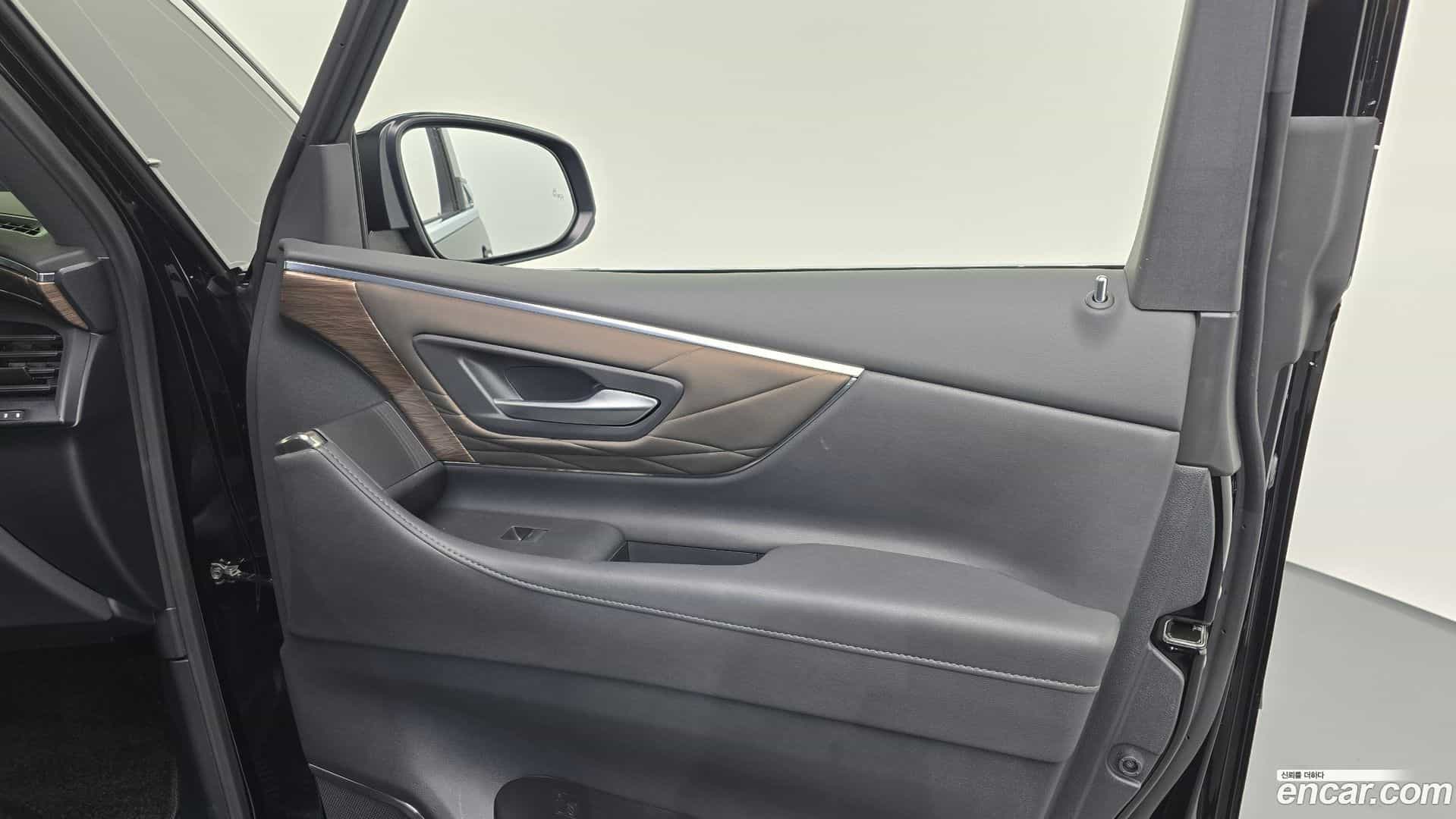 Alphard Toyota 2024.10-INNER-035