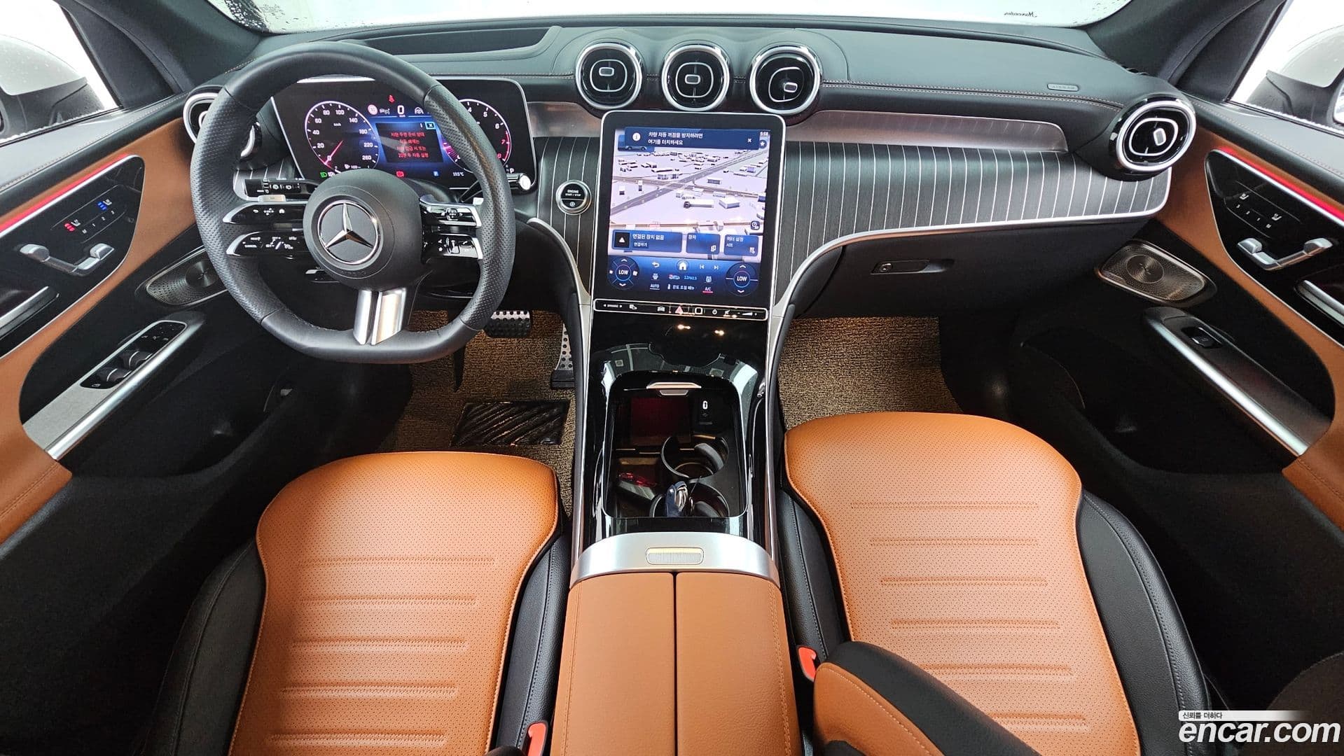 Main__Slider__Photo:GLC-Class Mercedes-Benz 2024.5-6